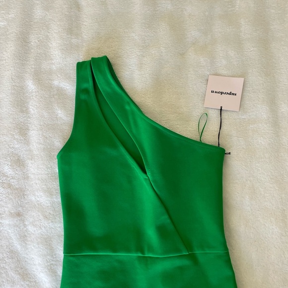 Superdown Nava Vibrant Green One-Shoulder Dress - Picture 7 of 14